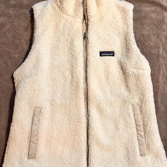 White L Patagonia fuzzy white vest - Picture 1 of 5